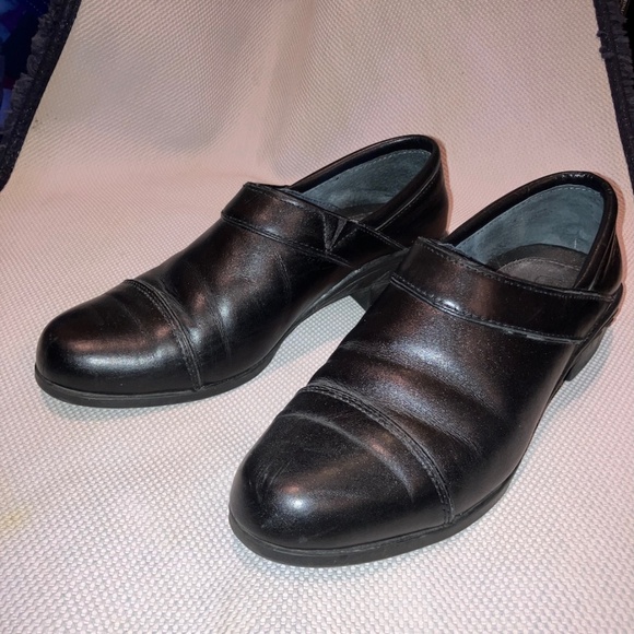 Ariat Women's Cap Toe Slip On Black Leather Flats - Picture 5 of 7